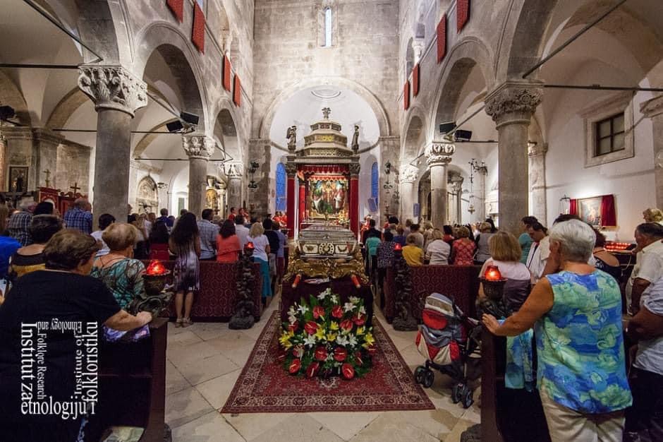 Dragim Korčulankama i Korčulanima čestitamo Dan Grada i blagdan svetog Todora!